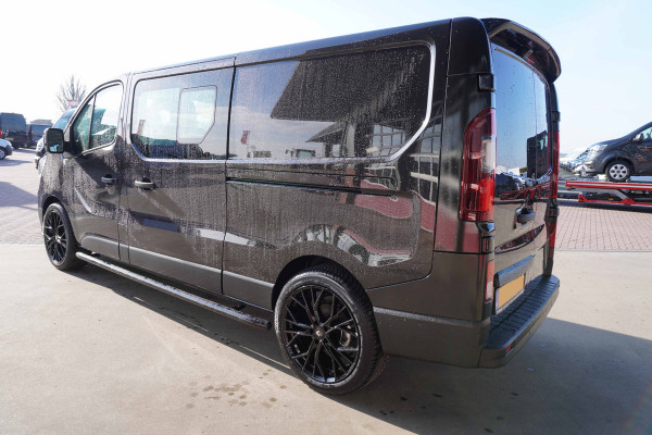 Renault Trafic 2.0 Bleu dCi 170PK L2H1 Red Edition DubbelCabine Automaat 20"LM velgen Nr. V072 |  Climate | Navi | Camera | Schuifdeur L/R | Black out pakket