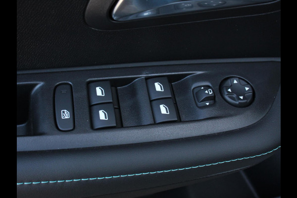Peugeot 208 1.2 PureTech Allure Pack | Navigatie | Apple Carplay/Android Auto | Achteruitrij camera | Climate control | LED | Adaptieve cruise control | Parkeersensor achter | Verwarmde voorstoelen | Lichtmetalen velgen