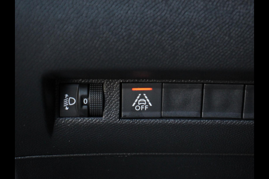 Peugeot 208 1.2 PureTech Allure Pack | Navigatie | Apple Carplay/Android Auto | Achteruitrij camera | Climate control | LED | Adaptieve cruise control | Parkeersensor achter | Verwarmde voorstoelen | Lichtmetalen velgen