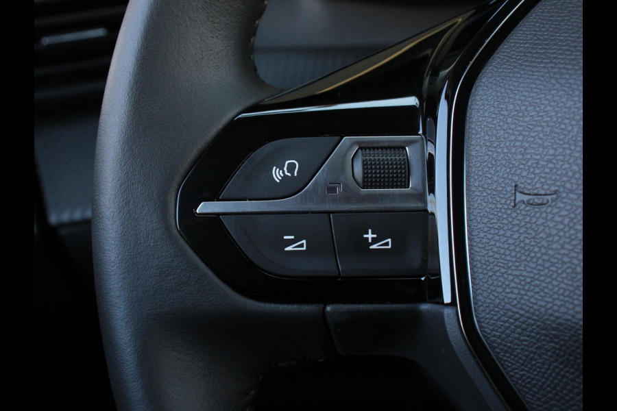 Peugeot 208 1.2 PureTech Allure Pack | Navigatie | Apple Carplay/Android Auto | Achteruitrij camera | Climate control | LED | Adaptieve cruise control | Parkeersensor achter | Verwarmde voorstoelen | Lichtmetalen velgen