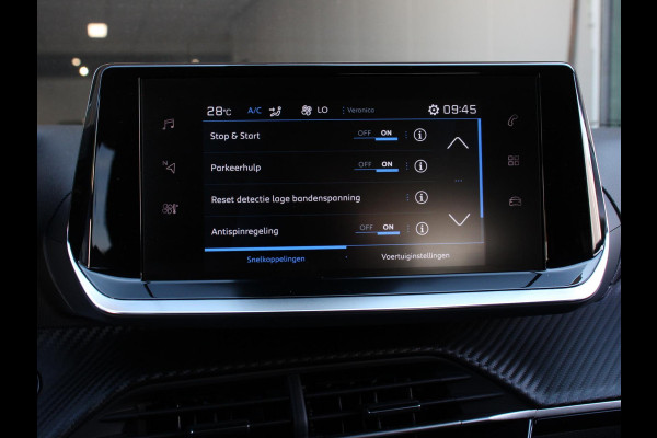 Peugeot 208 1.2 PureTech Allure Pack | Navigatie | Apple Carplay/Android Auto | Achteruitrij camera | Climate control | LED | Adaptieve cruise control | Parkeersensor achter | Verwarmde voorstoelen | Lichtmetalen velgen