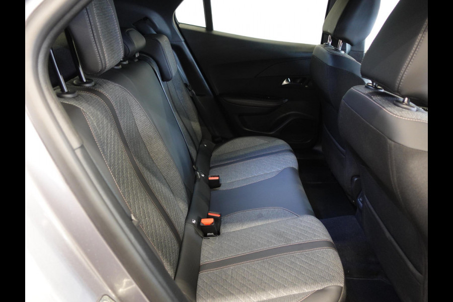 Peugeot 2008 1.2 PureTech 130pk Automaat Allure | Navigatie | Apple Carplay/Android Auto | 360 camera | Parkeersensoren | Blind Spot Assist | Adaptive Cruise Control | Stoelverwarming | Getinte ramen | Climate Control