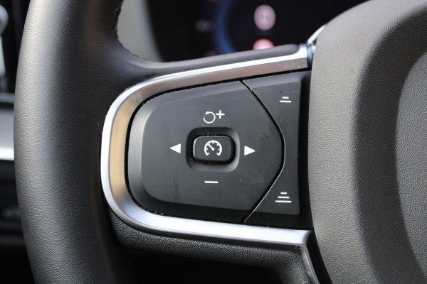 Volvo XC60 2.0 T6 PHEV hybrid AWD Core Bright LONG RANGE LEER PANO 49000KM!!!