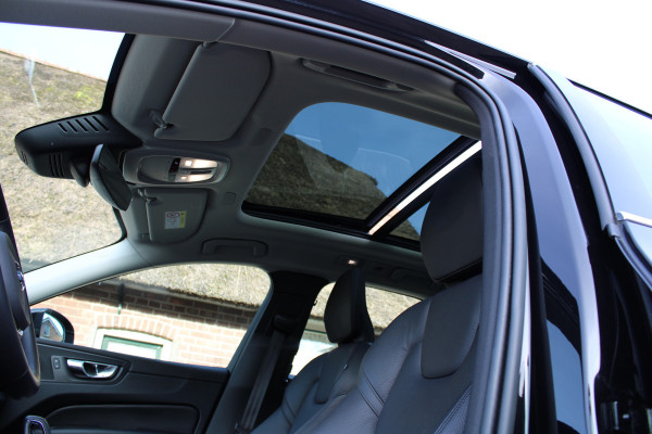 Volvo XC60 2.0 T6 PHEV hybrid AWD Core Bright LONG RANGE LEER PANO 49000KM!!!