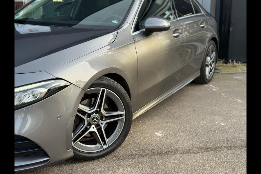 Mercedes-Benz A-Klasse 200 AMG | Pano | ACC | Sfeer | Camera