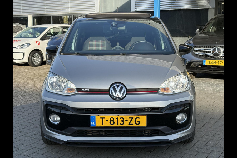Volkswagen up! 1.0 TSI GTI 115pk | VOL! | Panoramadak | Zomer- & Winterset | Beats Audio | Stoelverwarming | Cruise Control | Camera |