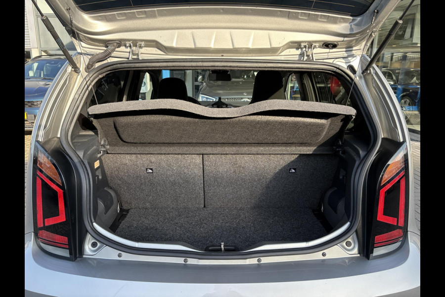 Volkswagen up! 1.0 TSI GTI 115pk | VOL! | Panoramadak | Zomer- & Winterset | Beats Audio | Stoelverwarming | Cruise Control | Camera |