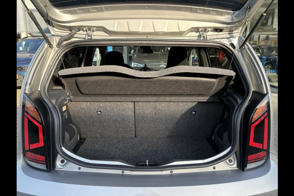 Volkswagen up! 1.0 TSI GTI 115pk | VOL! | Panoramadak | Zomer- & Winterset | Beats Audio | Stoelverwarming | Cruise Control | Camera |