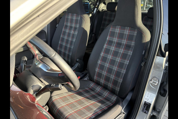 Volkswagen up! 1.0 TSI GTI 115pk | VOL! | Panoramadak | Zomer- & Winterset | Beats Audio | Stoelverwarming | Cruise Control | Camera |