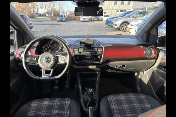 Volkswagen up! 1.0 TSI GTI 115pk | VOL! | Panoramadak | Zomer- & Winterset | Beats Audio | Stoelverwarming | Cruise Control | Camera |