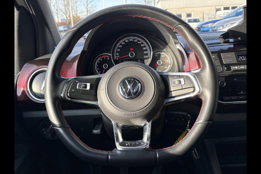 Volkswagen up! 1.0 TSI GTI 115pk | VOL! | Panoramadak | Zomer- & Winterset | Beats Audio | Stoelverwarming | Cruise Control | Camera |