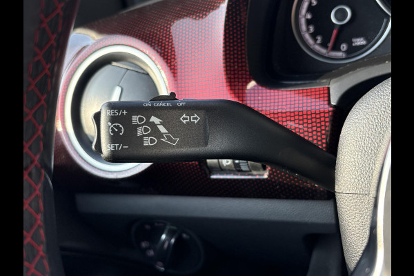 Volkswagen up! 1.0 TSI GTI 115pk | VOL! | Panoramadak | Zomer- & Winterset | Beats Audio | Stoelverwarming | Cruise Control | Camera |