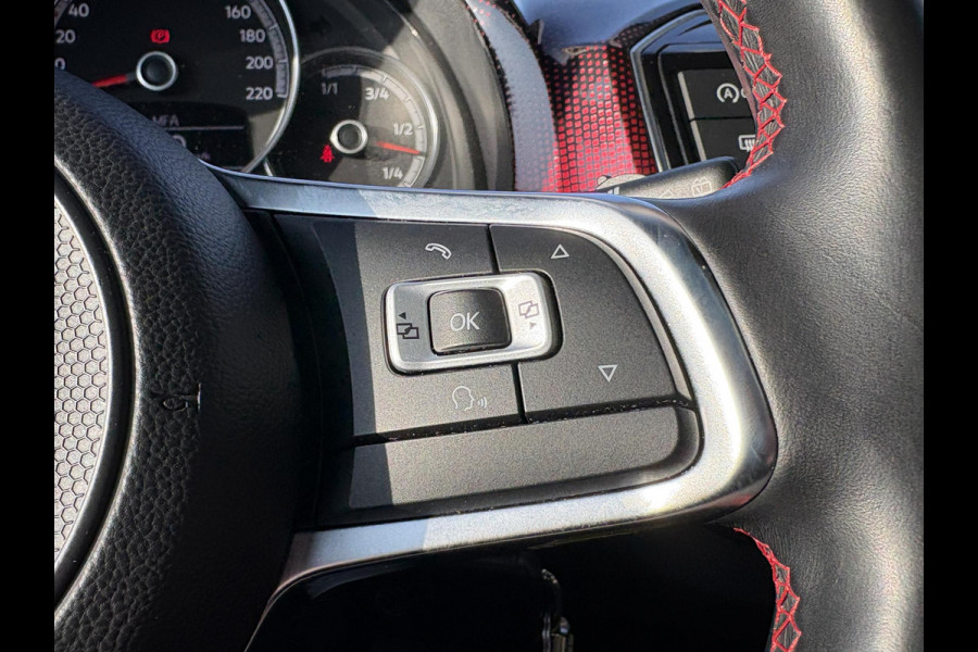 Volkswagen up! 1.0 TSI GTI 115pk | VOL! | Panoramadak | Zomer- & Winterset | Beats Audio | Stoelverwarming | Cruise Control | Camera |