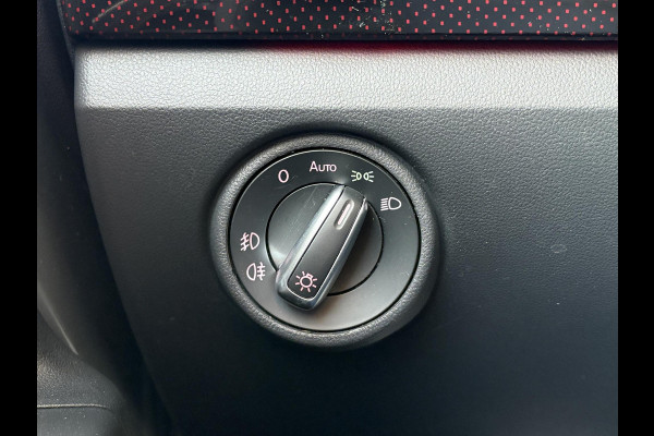 Volkswagen up! 1.0 TSI GTI 115pk | VOL! | Panoramadak | Zomer- & Winterset | Beats Audio | Stoelverwarming | Cruise Control | Camera |