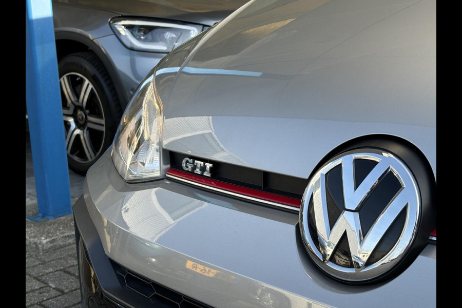 Volkswagen up! 1.0 TSI GTI 115pk | VOL! | Panoramadak | Zomer- & Winterset | Beats Audio | Stoelverwarming | Cruise Control | Camera |