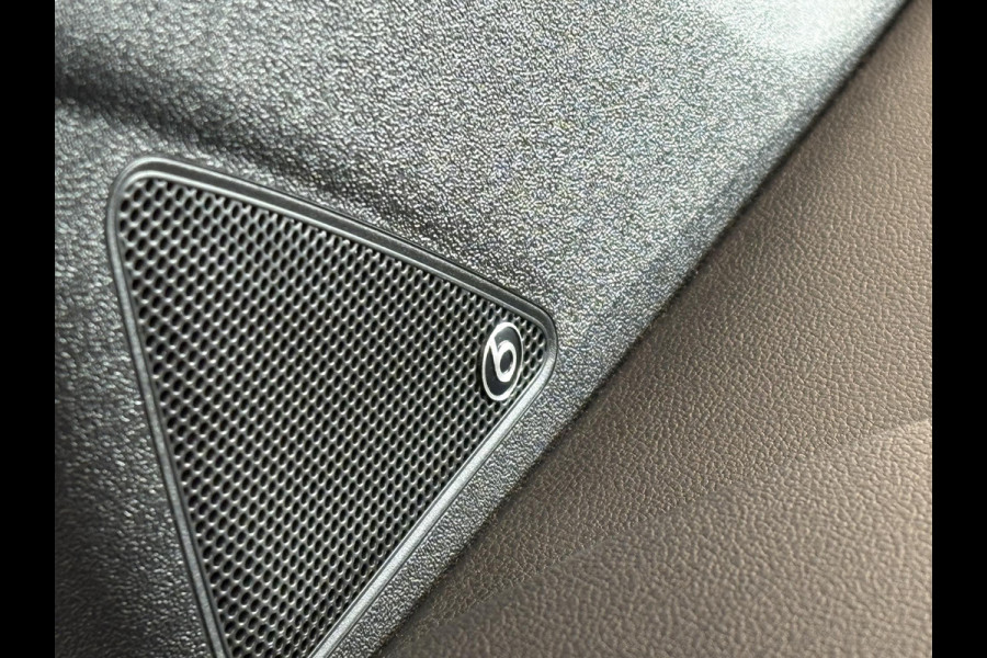 Volkswagen up! 1.0 TSI GTI 115pk | VOL! | Panoramadak | Zomer- & Winterset | Beats Audio | Stoelverwarming | Cruise Control | Camera |