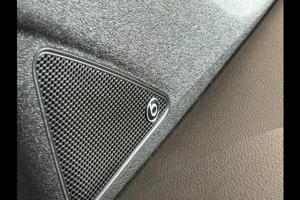 Volkswagen up! 1.0 TSI GTI 115pk | VOL! | Panoramadak | Zomer- & Winterset | Beats Audio | Stoelverwarming | Cruise Control | Camera |