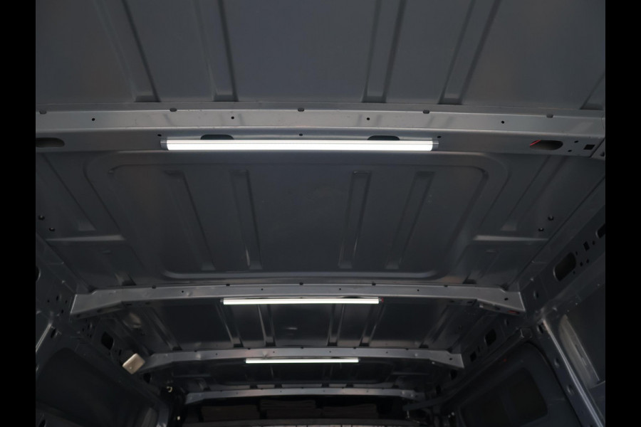 Renault Master T35 2.3 dCi 150 PK L2H2 + DAB | LEDER | CAMERA | DODEHOEK