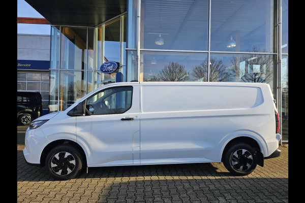 Ford E-Transit Cust. 320 L2H1 Trend 65 kWh 136pk | Navigatie | Adaptieve Cruise Controle | Stoel/Stoel configuratie