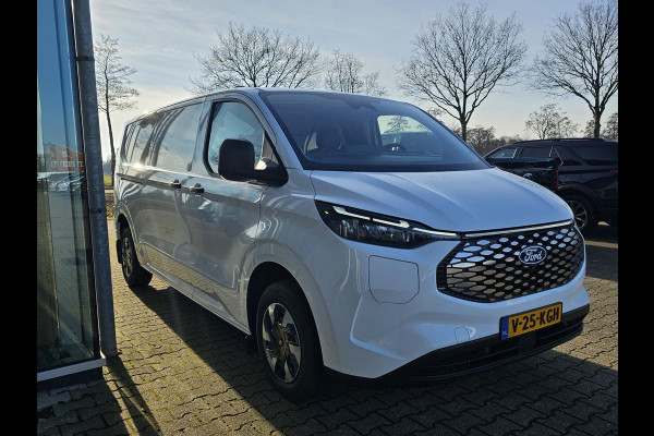 Ford E-Transit Cust. 320 L2H1 Trend 65 kWh 136pk | Navigatie | Adaptieve Cruise Controle | Stoel/Stoel configuratie