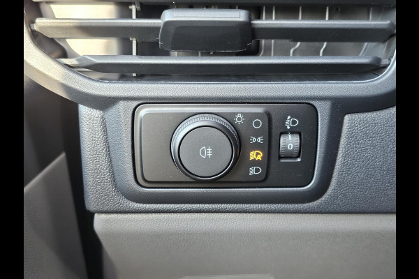 Ford E-Transit Cust. 320 L2H1 Trend 65 kWh 136pk | Navigatie | Adaptieve Cruise Controle | Stoel/Stoel configuratie