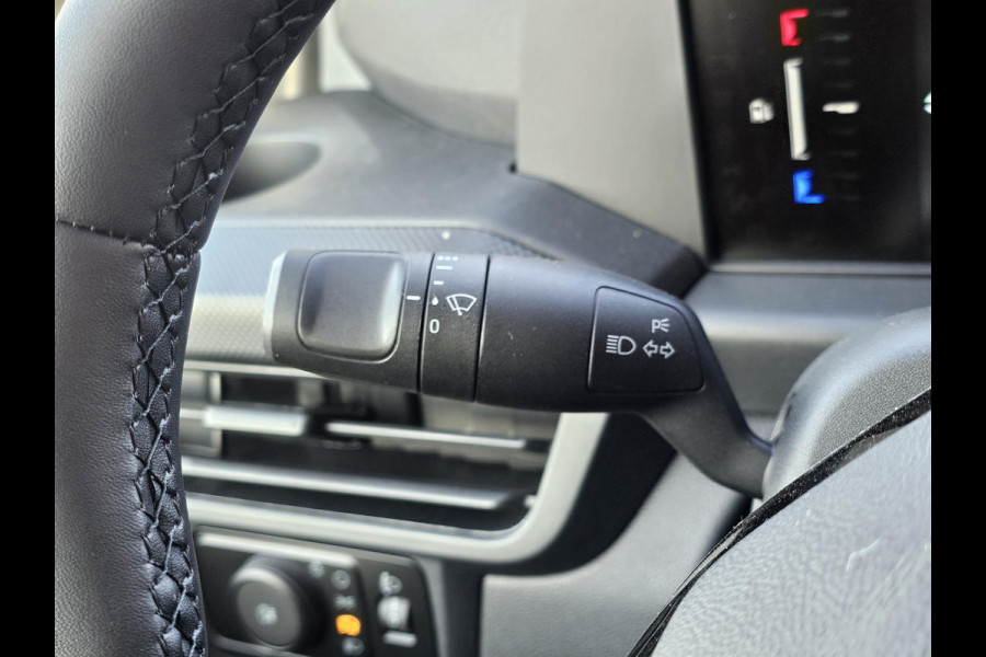 Ford E-Transit Cust. 320 L2H1 Trend 65 kWh 136pk | Navigatie | Adaptieve Cruise Controle | Stoel/Stoel configuratie