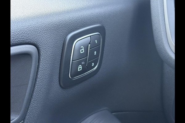 Ford Kuga 2.5 PHEV ST-Line X | Orig. NL Auto | Wegklapbare trekhaak (elektrisch bedienbaar) | Winter Pack | AGR-stoelen | Bang&Olufsen | Elektrische achterklep