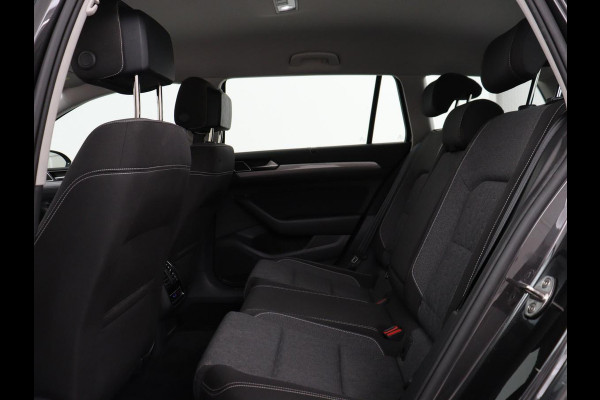 Volkswagen Passat 1.4 TSI PHEV GTE | Stoelverwarming | Camera | Carplay | Navigatie | Matrix LED | Adaptive cruise | Climate control | Bluetooth | Parkeerhulp | Plug In