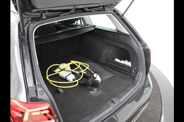 Volkswagen Passat 1.4 TSI PHEV GTE | Stoelverwarming | Camera | Carplay | Navigatie | Matrix LED | Adaptive cruise | Climate control | Bluetooth | Parkeerhulp | Plug In