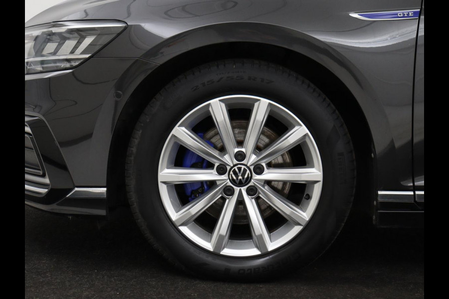 Volkswagen Passat 1.4 TSI PHEV GTE | Stoelverwarming | Camera | Carplay | Navigatie | Matrix LED | Adaptive cruise | Climate control | Bluetooth | Parkeerhulp | Plug In