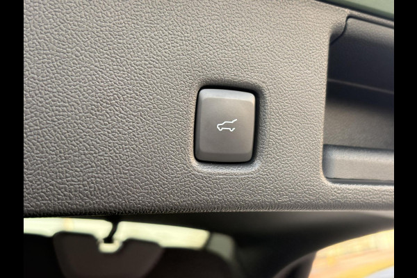 Ford Kuga 2.5 PHEV ST-Line X | Orig. NL Auto | Wegklapbare trekhaak (elektrisch bedienbaar) | Winter Pack | AGR-stoelen | Bang&Olufsen | Elektrische achterklep