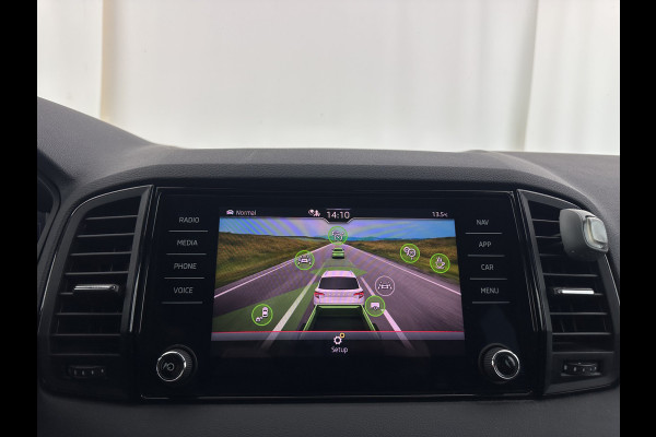 Škoda Karoq 1.5 TSI ACT Sportline Business (INCL-BTW) Aut. *PANO | DIGI-COCKPIT | FULL-LED | ADAPTIVE-CRUISE | CANTON-AUDIO | BLINDSPOT | HEATED-SPORTSEATS | CAMERA | AMBIENTLIGHT | NAVI-FULLMAP | KEYLESS | DAB+ | TOWBAR | PRIVACYGLAS