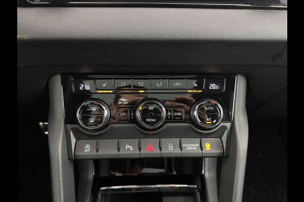 Škoda Karoq 1.5 TSI ACT Sportline Business (INCL-BTW) Aut. *PANO | DIGI-COCKPIT | FULL-LED | ADAPTIVE-CRUISE | CANTON-AUDIO | BLINDSPOT | HEATED-SPORTSEATS | CAMERA | AMBIENTLIGHT | NAVI-FULLMAP | KEYLESS | DAB+ | TOWBAR | PRIVACYGLAS