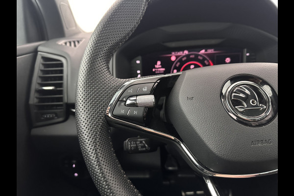 Škoda Karoq 1.5 TSI ACT Sportline Business (INCL-BTW) Aut. *PANO | DIGI-COCKPIT | FULL-LED | ADAPTIVE-CRUISE | CANTON-AUDIO | BLINDSPOT | HEATED-SPORTSEATS | CAMERA | AMBIENTLIGHT | NAVI-FULLMAP | KEYLESS | DAB+ | TOWBAR | PRIVACYGLAS