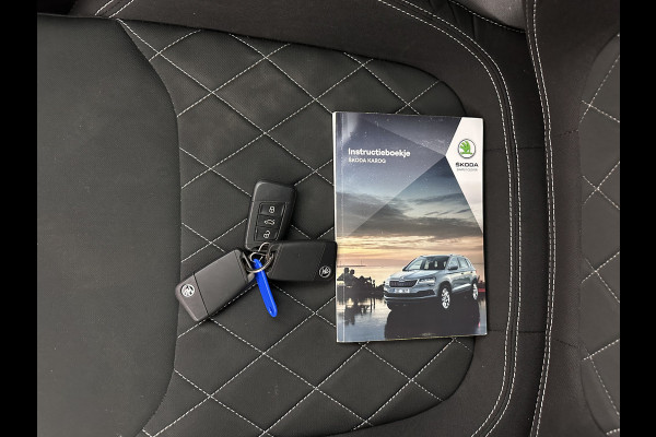 Škoda Karoq 1.5 TSI ACT Sportline Business (INCL-BTW) Aut. *PANO | DIGI-COCKPIT | FULL-LED | ADAPTIVE-CRUISE | CANTON-AUDIO | BLINDSPOT | HEATED-SPORTSEATS | CAMERA | AMBIENTLIGHT | NAVI-FULLMAP | KEYLESS | DAB+ | TOWBAR | PRIVACYGLAS