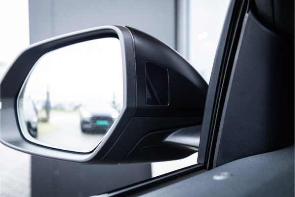 Audi Q8 55 TFSI e quattro Pro Line Advanced - S Line | Panorama | Luchtvering | 360 Camera | Trekhaak