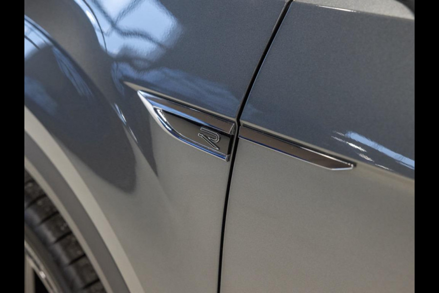 Volkswagen T-Roc 1.5 TSI R-Line Edition / 150pk / Stoel en stuur verwarming / Achteruitrij camera / Keyless /