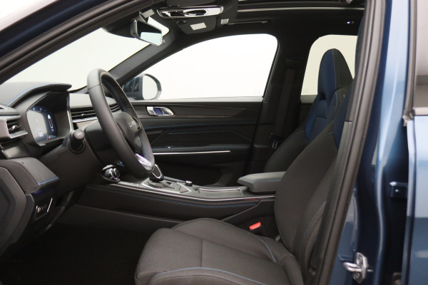 Lynk & Co 01 1.5 Two-Tone, 360° Camera, Panoramadak, Zwarte hemel, ACC, Keyless, PDC, LED, 20''