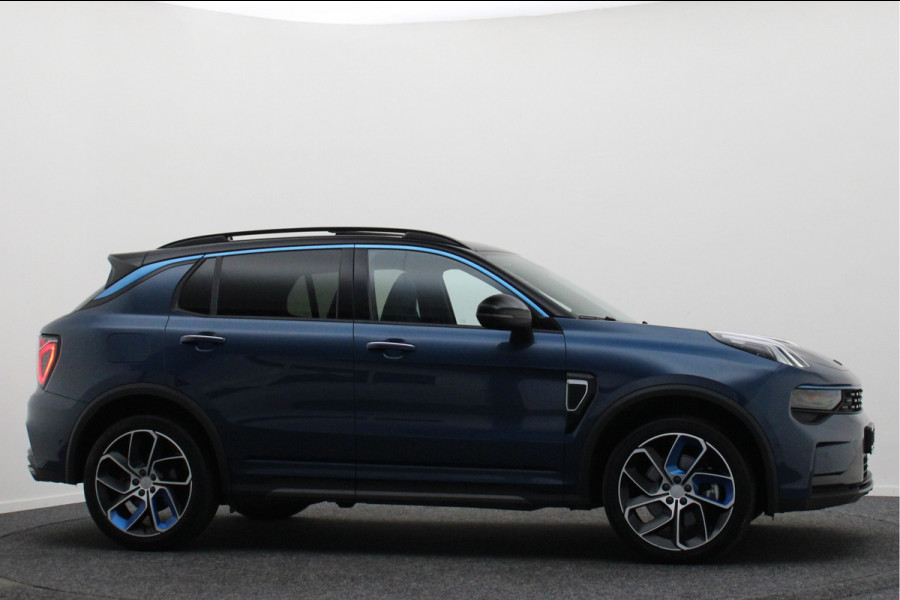 Lynk & Co 01 1.5 Two-Tone, 360° Camera, Panoramadak, Zwarte hemel, ACC, Keyless, PDC, LED, 20''