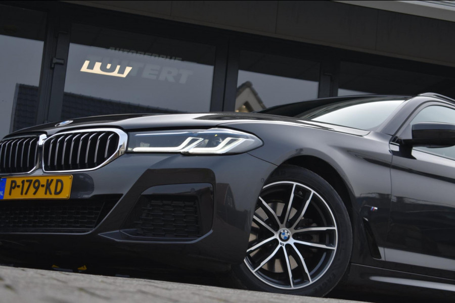 BMW 5 Serie Touring 520i M-Sport | LASERLIGHT | NAP | DEALER ONDERHOUDEN | APPLE CARPLAY | ANDRIOD AUTO | SFEERVERLICHTING