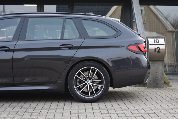 BMW 5 Serie Touring 520i M-Sport | LASERLIGHT | NAP | DEALER ONDERHOUDEN | APPLE CARPLAY | ANDRIOD AUTO | SFEERVERLICHTING