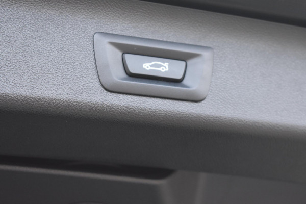 BMW 5 Serie Touring 520i M-Sport | LASERLIGHT | NAP | DEALER ONDERHOUDEN | APPLE CARPLAY | ANDRIOD AUTO | SFEERVERLICHTING