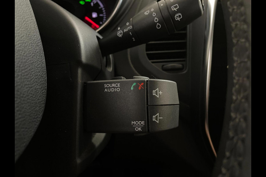 Renault Captur 0.9 TCe Limited AIRCO CLIMA CRUISE NAVI BLUETOOTH MULTI STUUR PRIVACY GLAS PDC ZEER NETTE AUTO