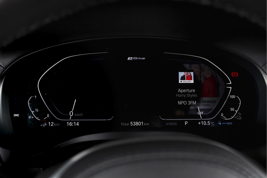 BMW X3 xDrive30e High Executive M Sport (facelift) | Lazer | Adapt. Cruise | Elek. Trekhaak | Stoel-+Stuurverw, | 360 Camera | NAV + App. Connect | Elek. Klep | LM 20" |