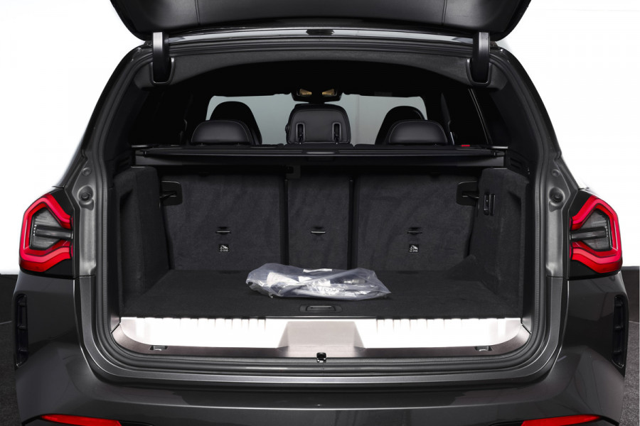 BMW X3 xDrive30e High Executive M Sport (facelift) | Lazer | Adapt. Cruise | Elek. Trekhaak | Stoel-+Stuurverw, | 360 Camera | NAV + App. Connect | Elek. Klep | LM 20" |