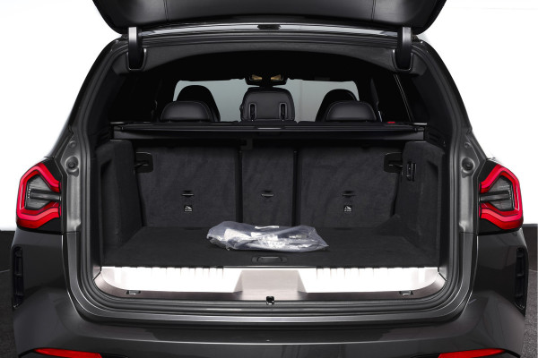 BMW X3 xDrive30e High Executive M Sport (facelift) | Lazer | Adapt. Cruise | Elek. Trekhaak | Stoel-+Stuurverw, | 360 Camera | NAV + App. Connect | Elek. Klep | LM 20" |