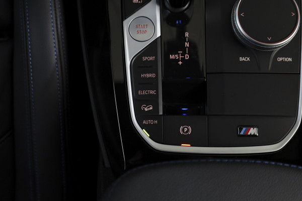 BMW X3 xDrive30e High Executive M Sport (facelift) | Lazer | Adapt. Cruise | Elek. Trekhaak | Stoel-+Stuurverw, | 360 Camera | NAV + App. Connect | Elek. Klep | LM 20" |