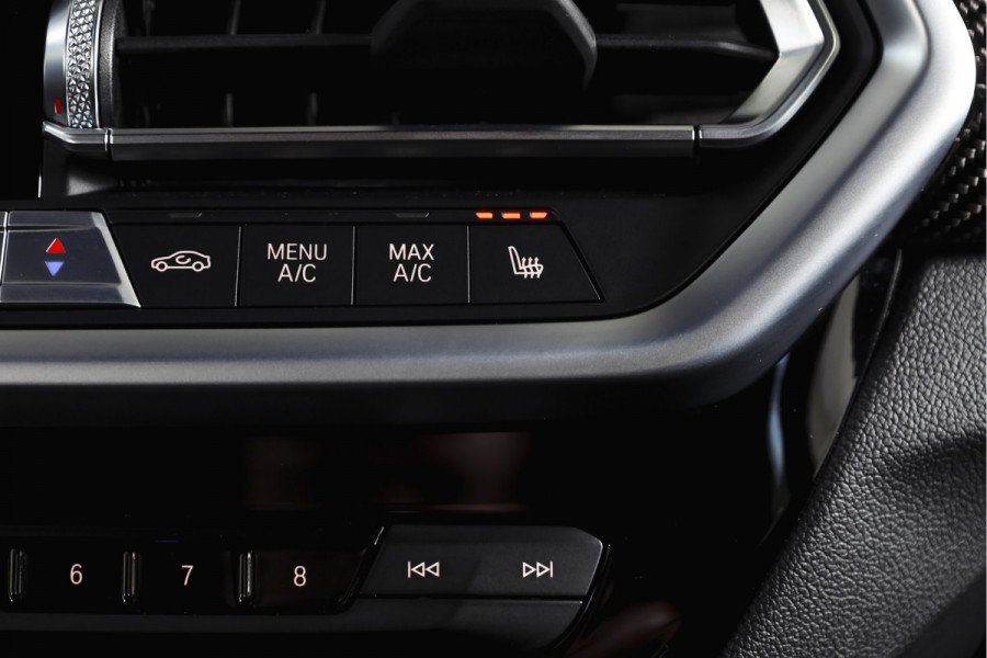 BMW X3 xDrive30e High Executive M Sport (facelift) | Lazer | Adapt. Cruise | Elek. Trekhaak | Stoel-+Stuurverw, | 360 Camera | NAV + App. Connect | Elek. Klep | LM 20" |