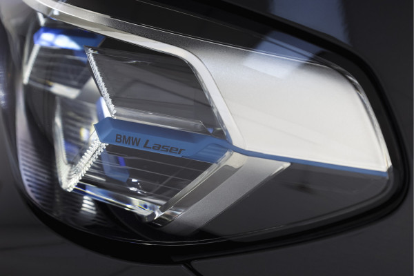 BMW X3 xDrive30e High Executive M Sport (facelift) | Lazer | Adapt. Cruise | Elek. Trekhaak | Stoel-+Stuurverw, | 360 Camera | NAV + App. Connect | Elek. Klep | LM 20" |