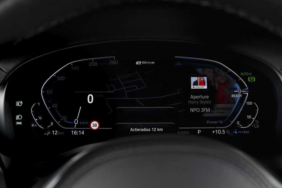 BMW X3 xDrive30e High Executive M Sport (facelift) | Lazer | Adapt. Cruise | Elek. Trekhaak | Stoel-+Stuurverw, | 360 Camera | NAV + App. Connect | Elek. Klep | LM 20" |